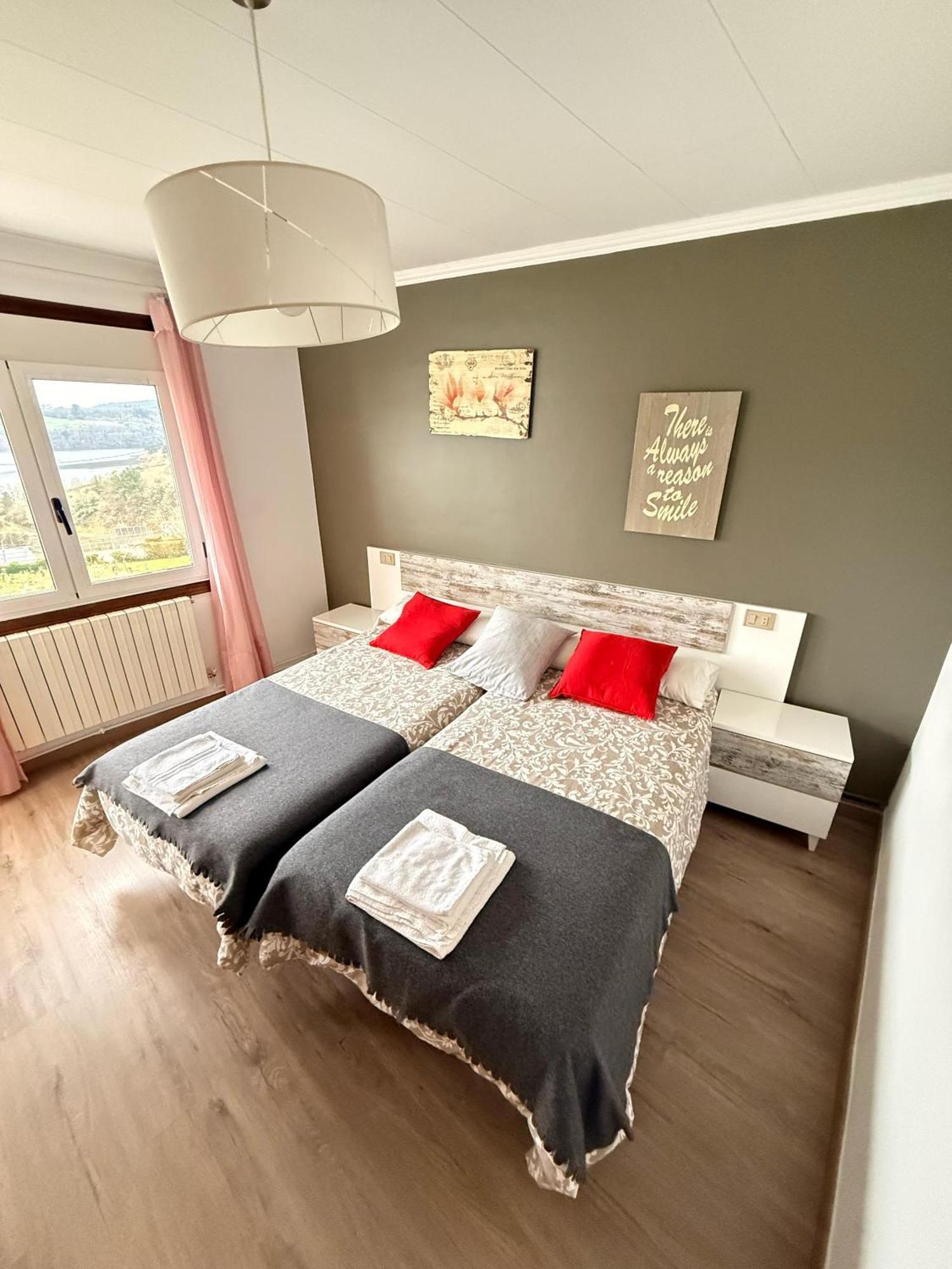 Apartamentos Portolux Portomarin Luaran gambar