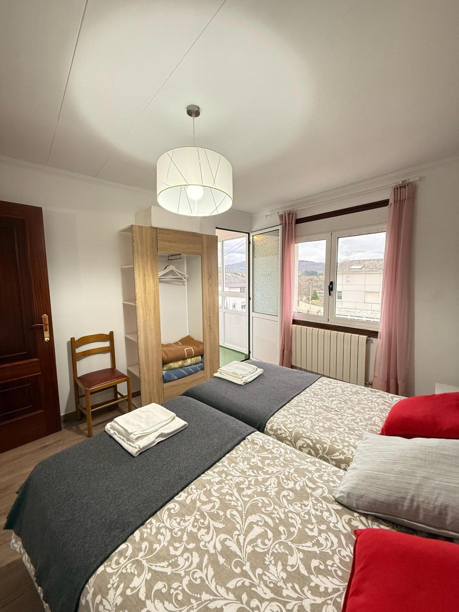 Apartamentos Portolux Portomarin Luaran gambar