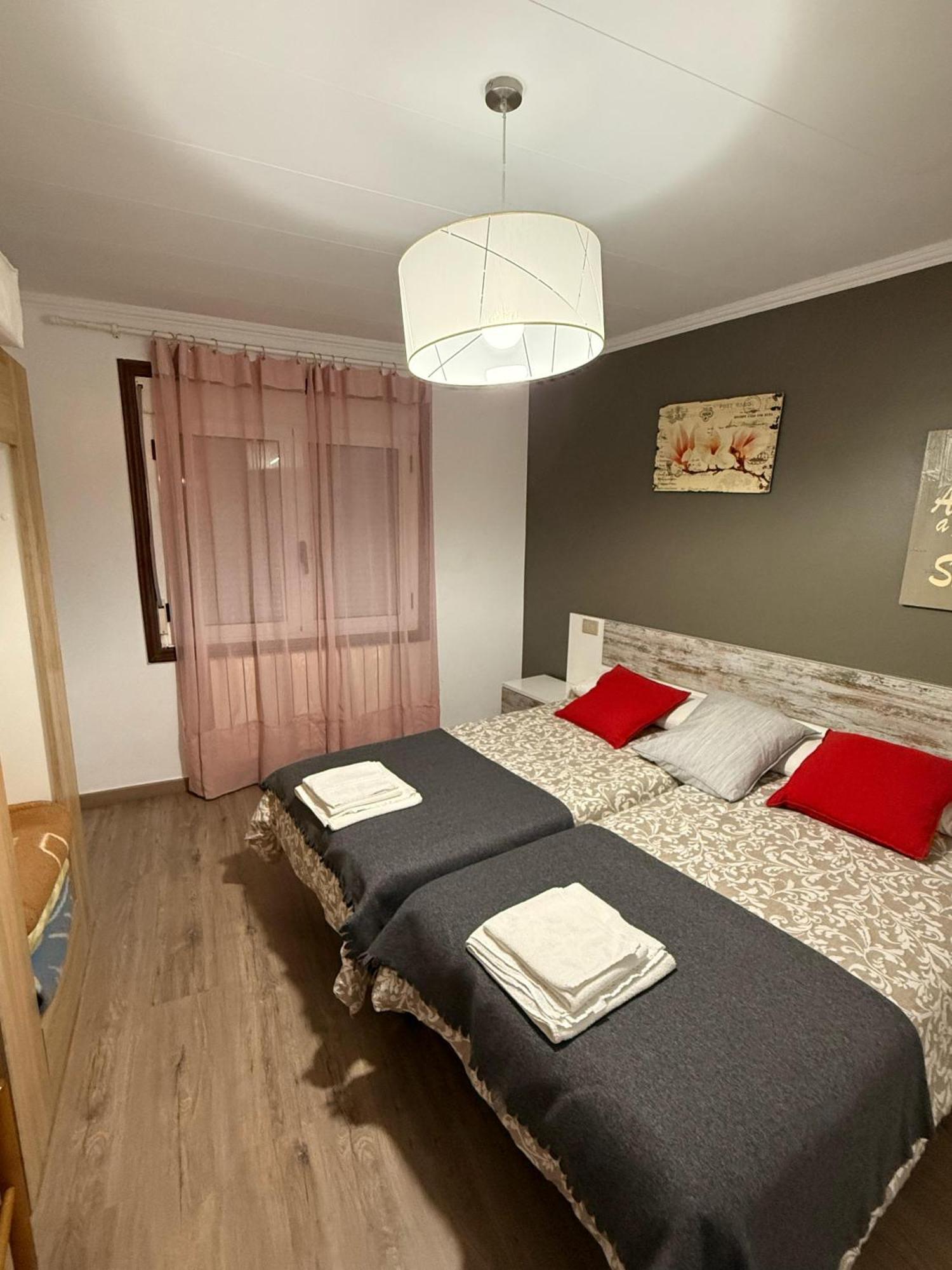 Apartamentos Portolux Portomarin Luaran gambar