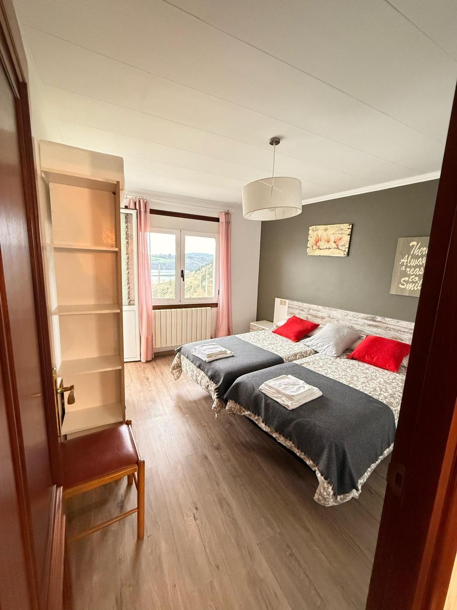 Apartamentos Portolux Portomarin Luaran gambar