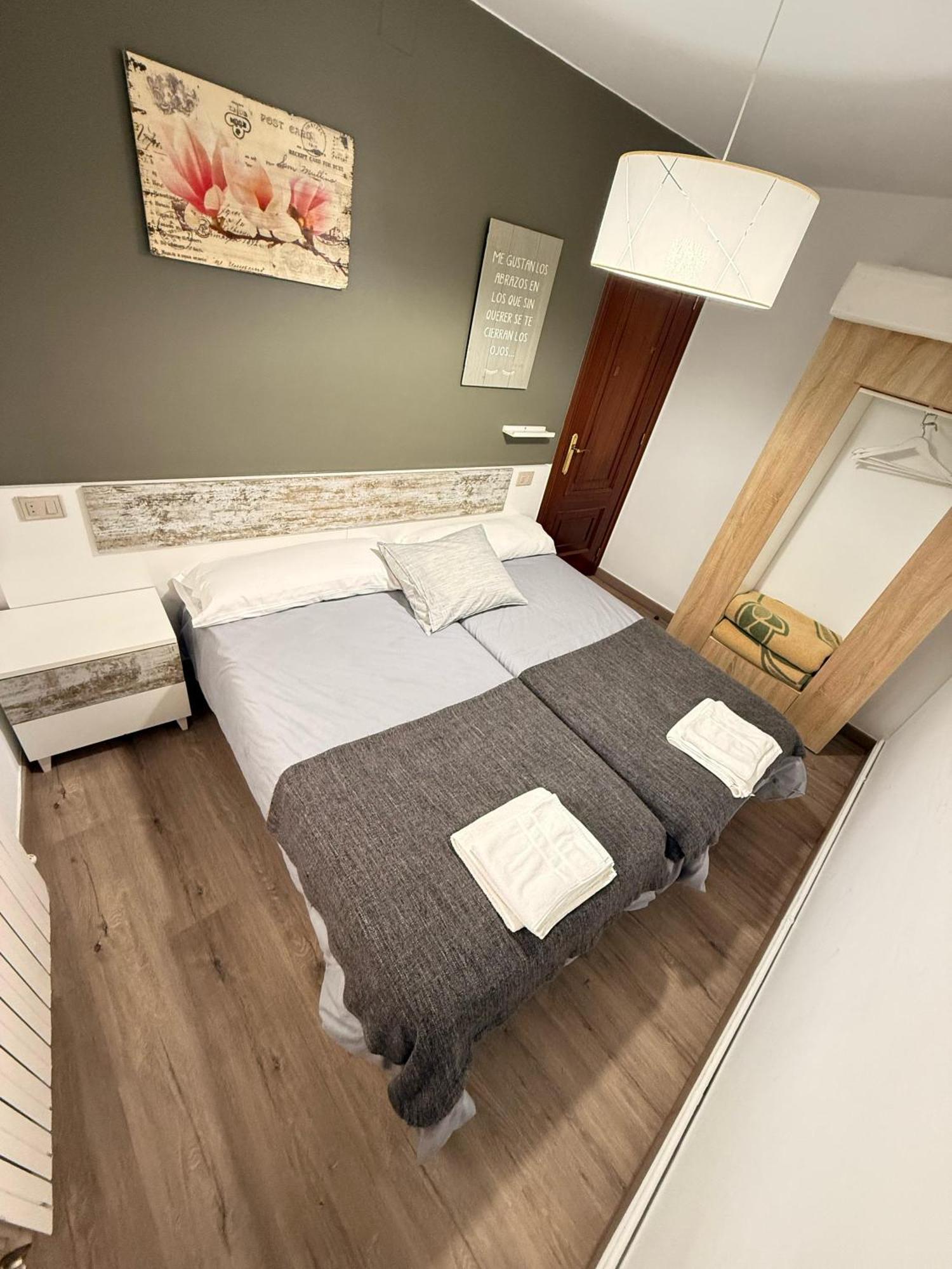 Apartamentos Portolux Portomarin Luaran gambar