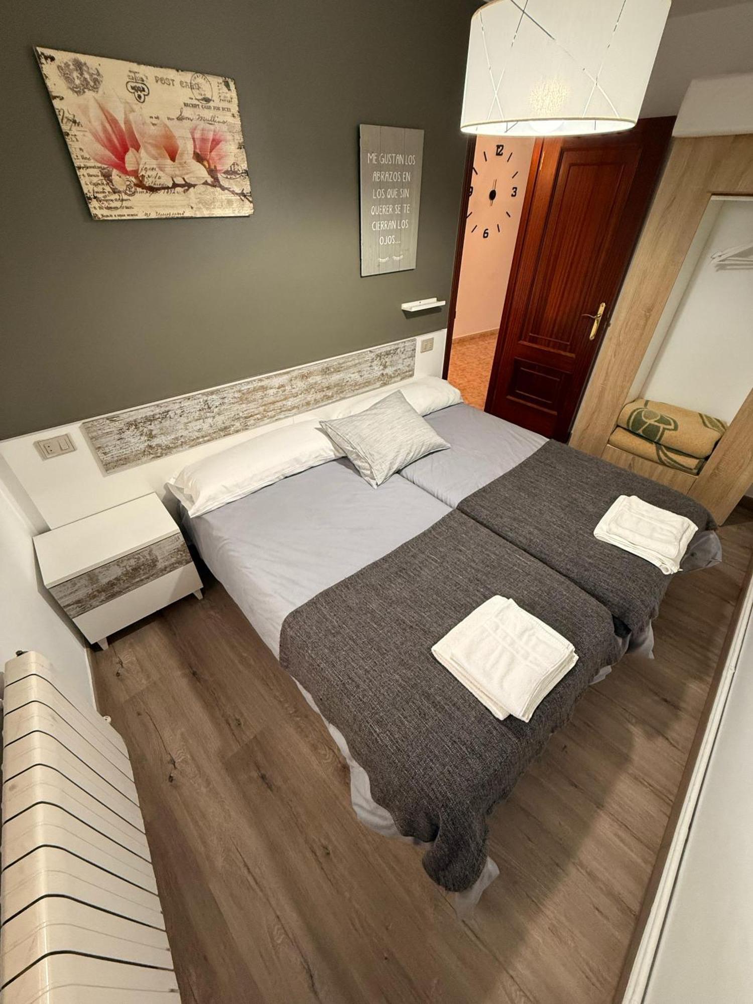 Apartamentos Portolux Portomarin Luaran gambar